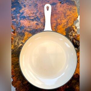 Le Creuset Cast Iron Enamel Frying Pan 9 3/4”